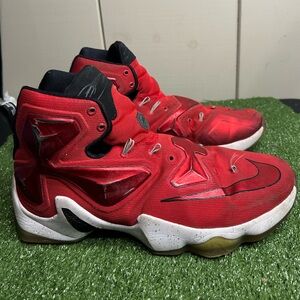 Size 10.5M- Nike LeBron 13 On Court red basketball shoes